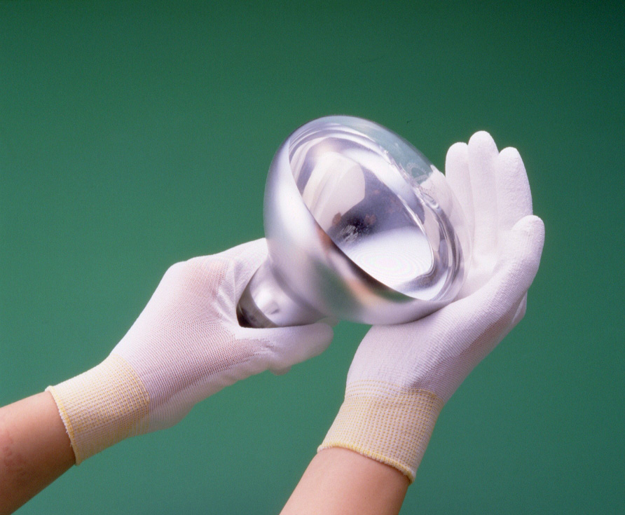 スベリ止めでしっかり持てる