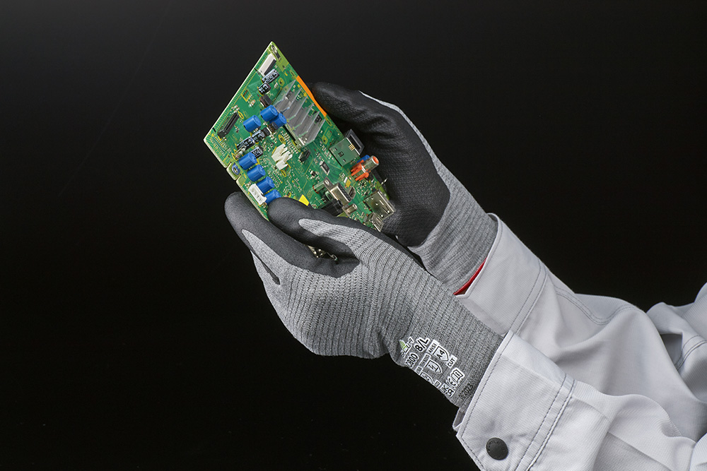 帯電による静電気の発生を抑制