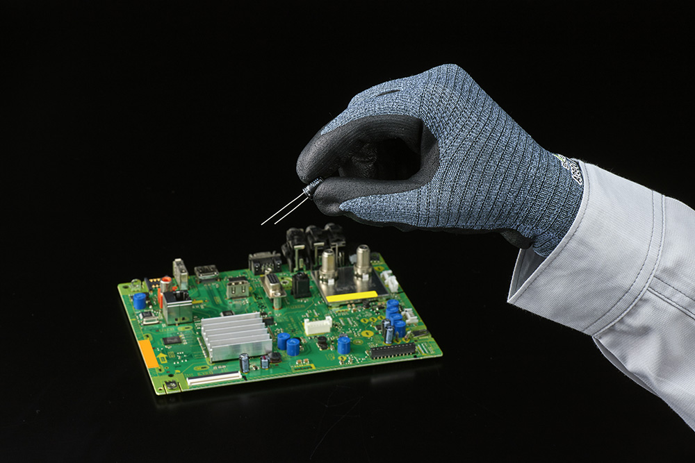 帯電による静電気の発生を抑制