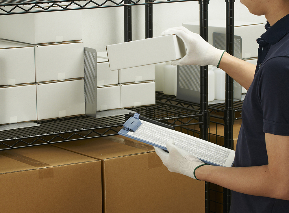 スベリ止めでしっかり持てる